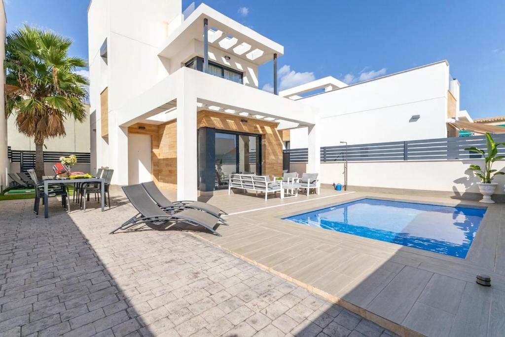Luxury Villa with Large Terraces and Pool - 2