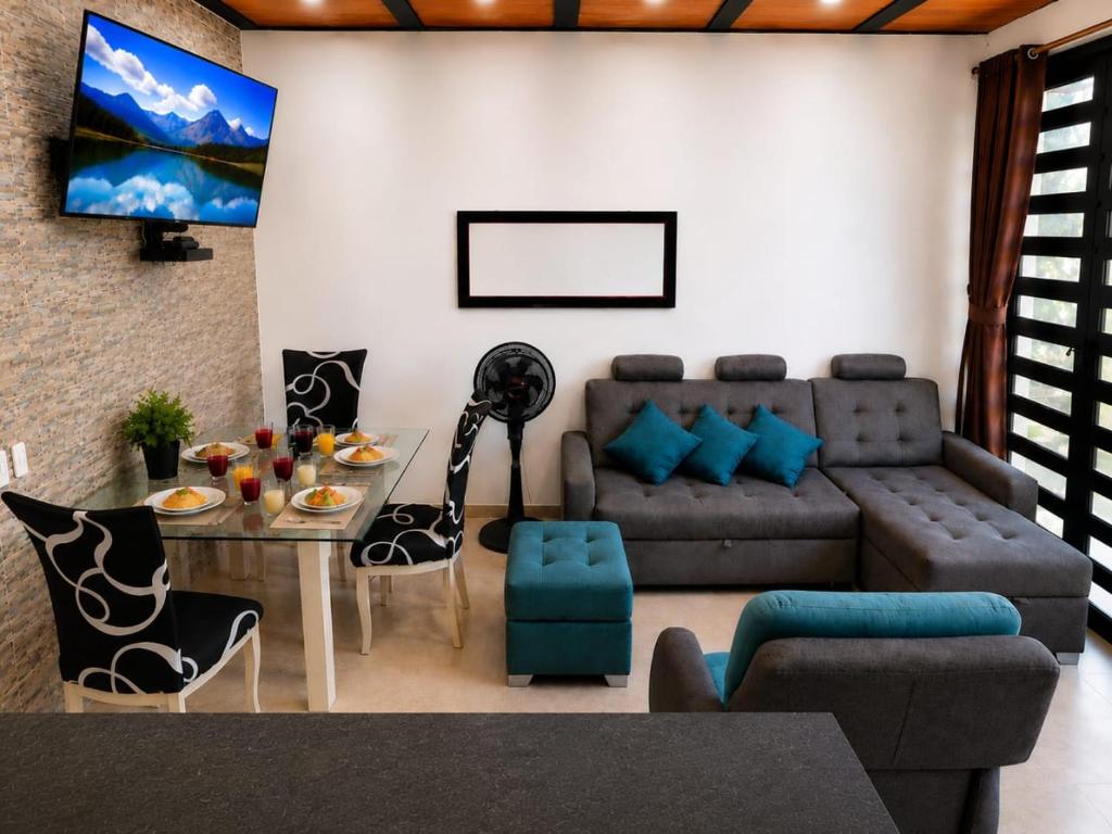 Casa moderna, central, con piscina privada - 4