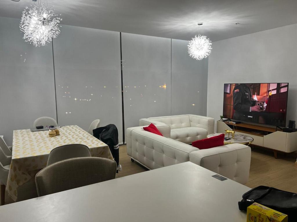 Cristal Home Apartment with a pool - 4
