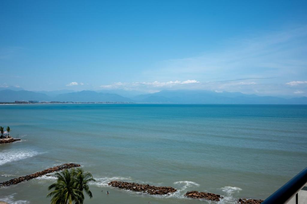 Oceanfront Condo in Bucerías with Two Ocean-View Terraces - Narval Norte - 5