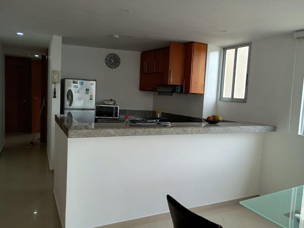 Beautiful apartment overlooking the pool and beach - 2