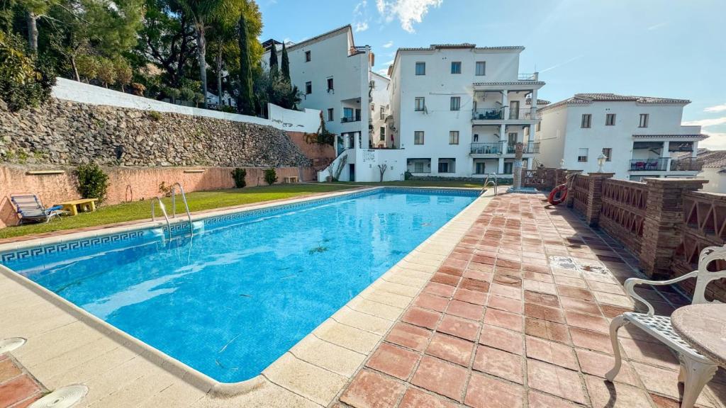 Las Huertas 12, Modern 2 bed Apartment with pool - 2