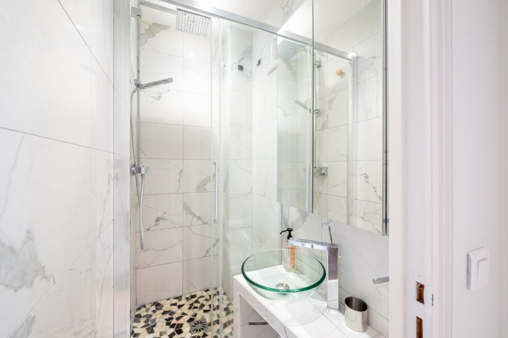 Charming and Bright 1BDR Near the Marais - 5