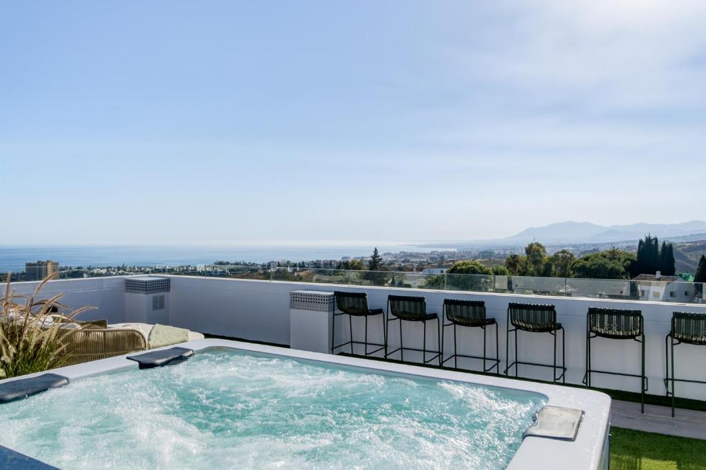 Duplex Penthouse Rooftop Jacuzzi Terrace Views - 4