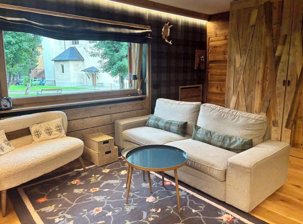 Modern Comfort in Cortina - 2