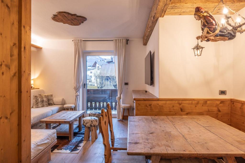 Casa Ampezzo, in the town center with balcony and parking area - 3