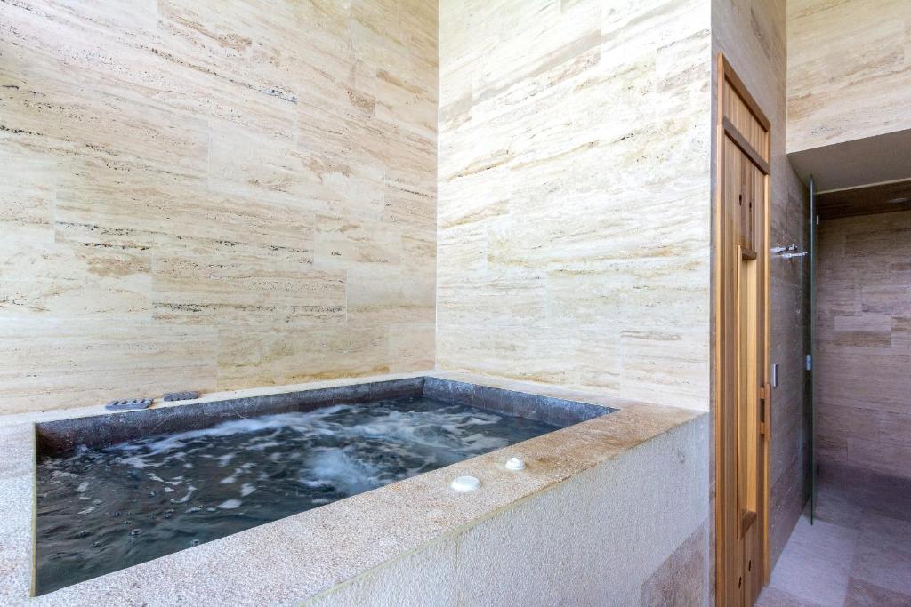 Playacar Luxury 2-Bedroom Retreat - Multiple Pools - 3