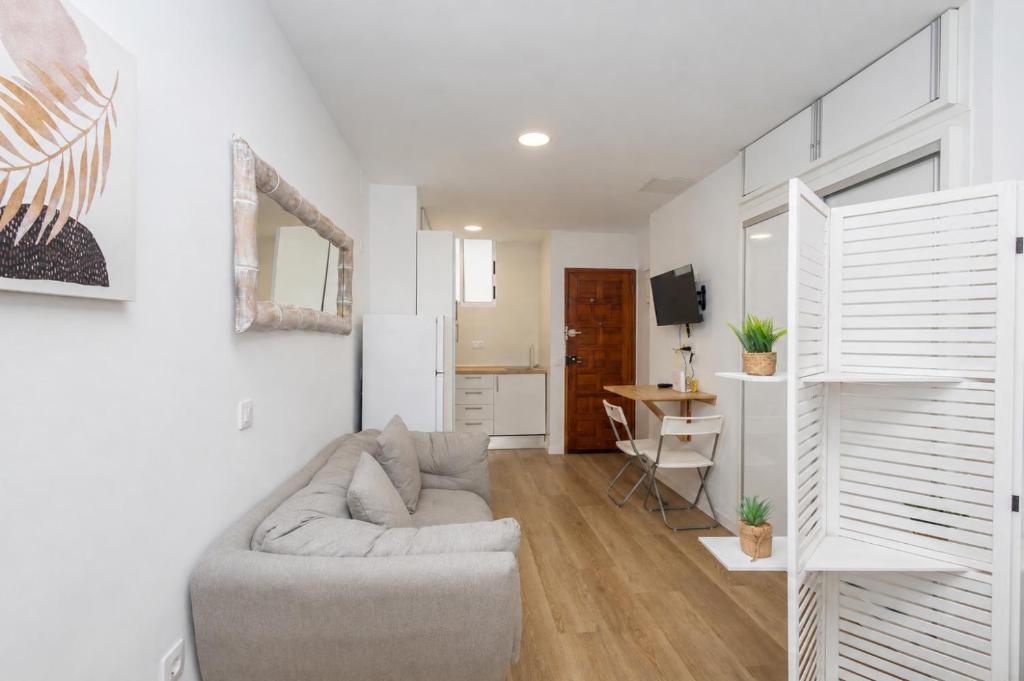Cozy Studio Las Canteras - 2min Walk to Beach - 1