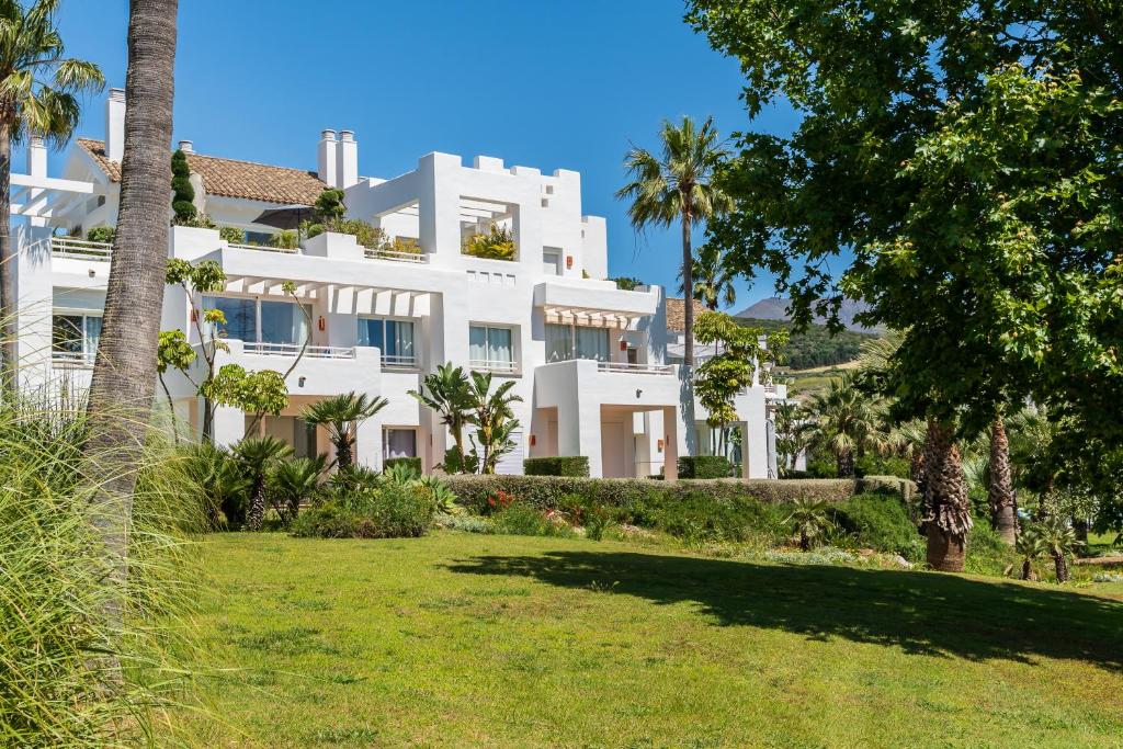 Alcazaba Lagoon Apartment - 3