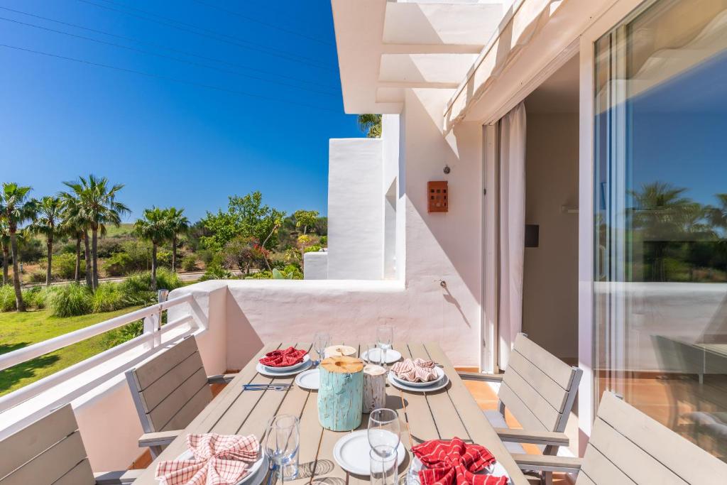 Alcazaba Lagoon Apartment - 5