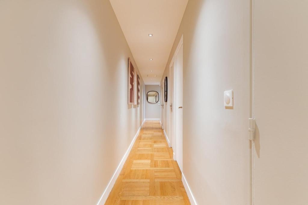 Grand appartement design sous les toits, Paris 16e - 5