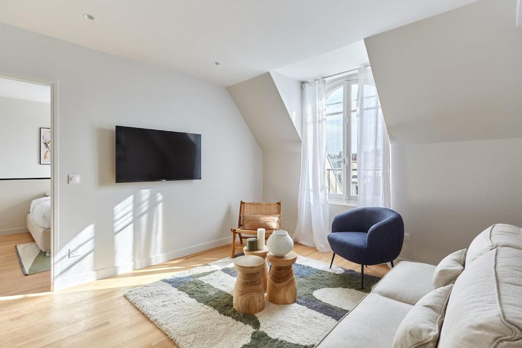 Spacious 3 Bedroom Apartment - Luxe Trocadero - 2