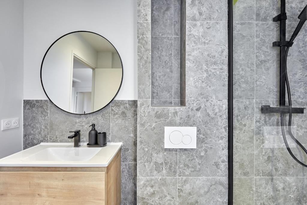 Spacious 3 Bedroom Apartment - Luxe Trocadero - 4
