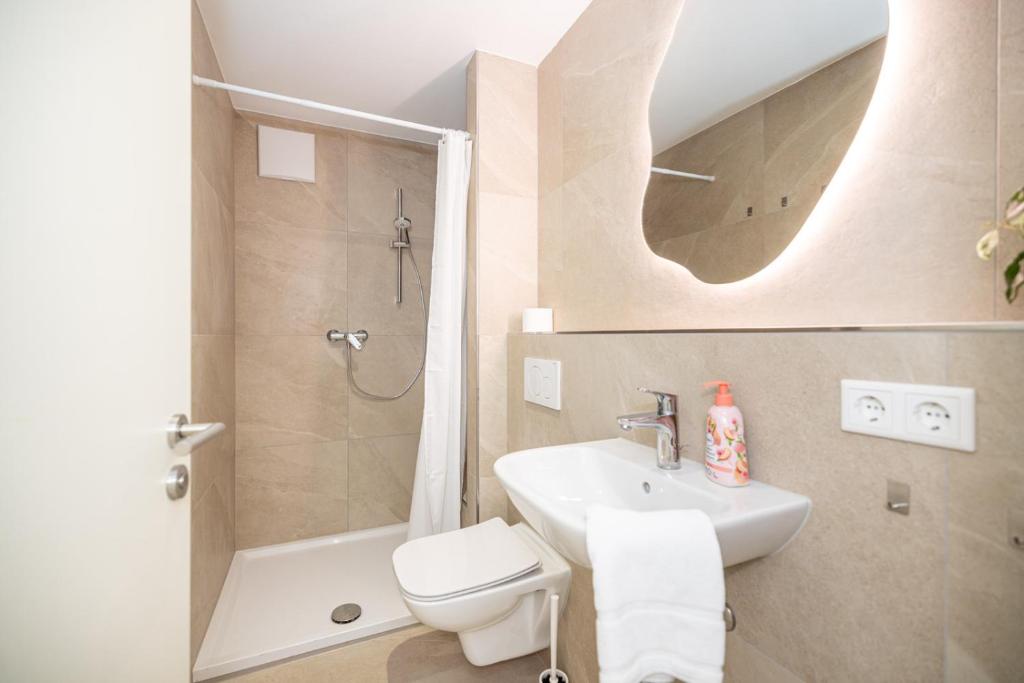 Close to River and City - Group Apartments - 5