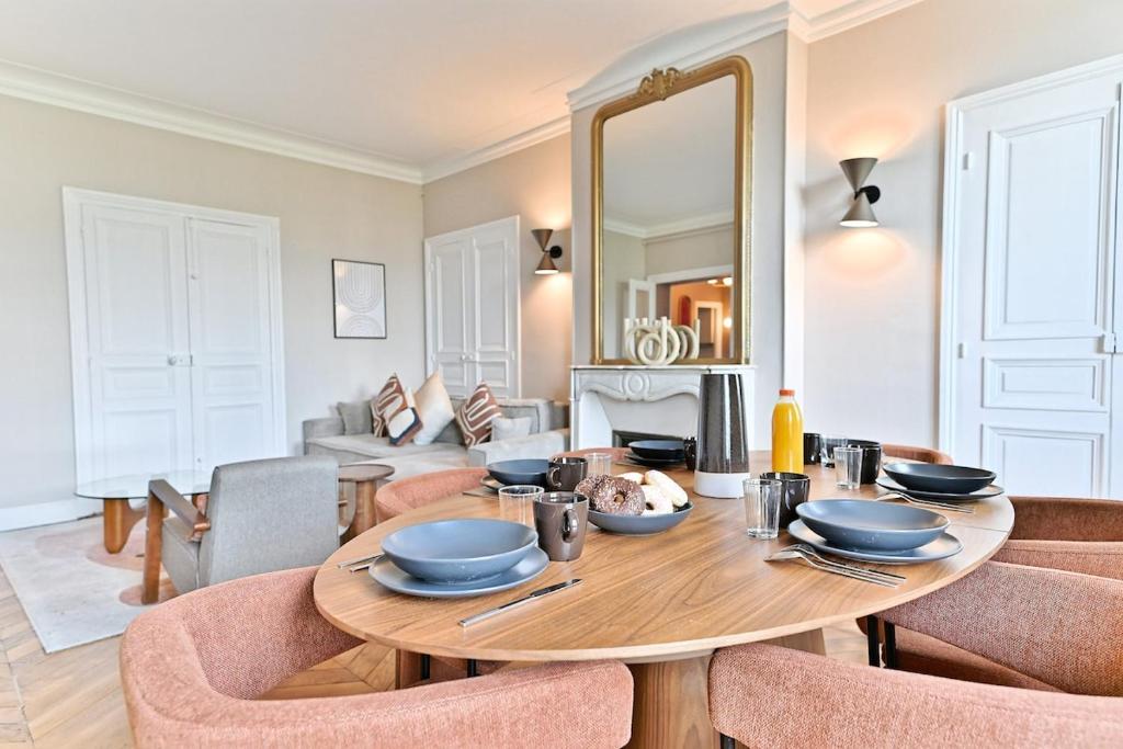 Spacious 4 bedrooms - Paris 11th with style - 3