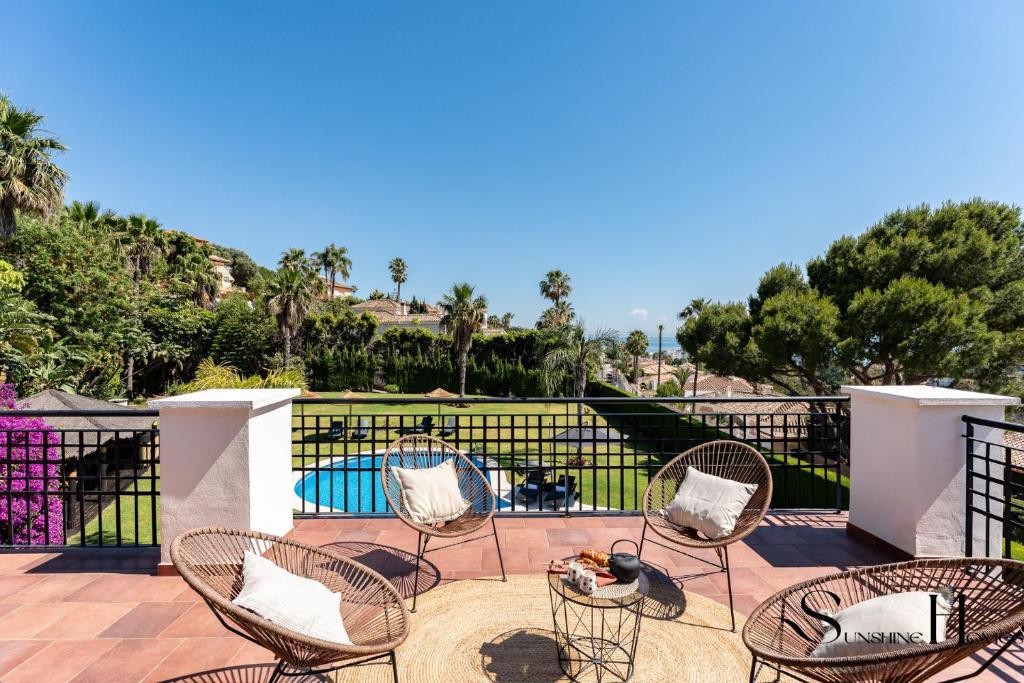 Luxury 5BR Villa Benalmádena Pool & Jacuzzi REF073 - 3