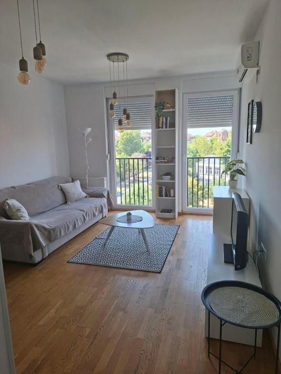 Urban Casa 2 Bedroom Apartment with Balcony - 1