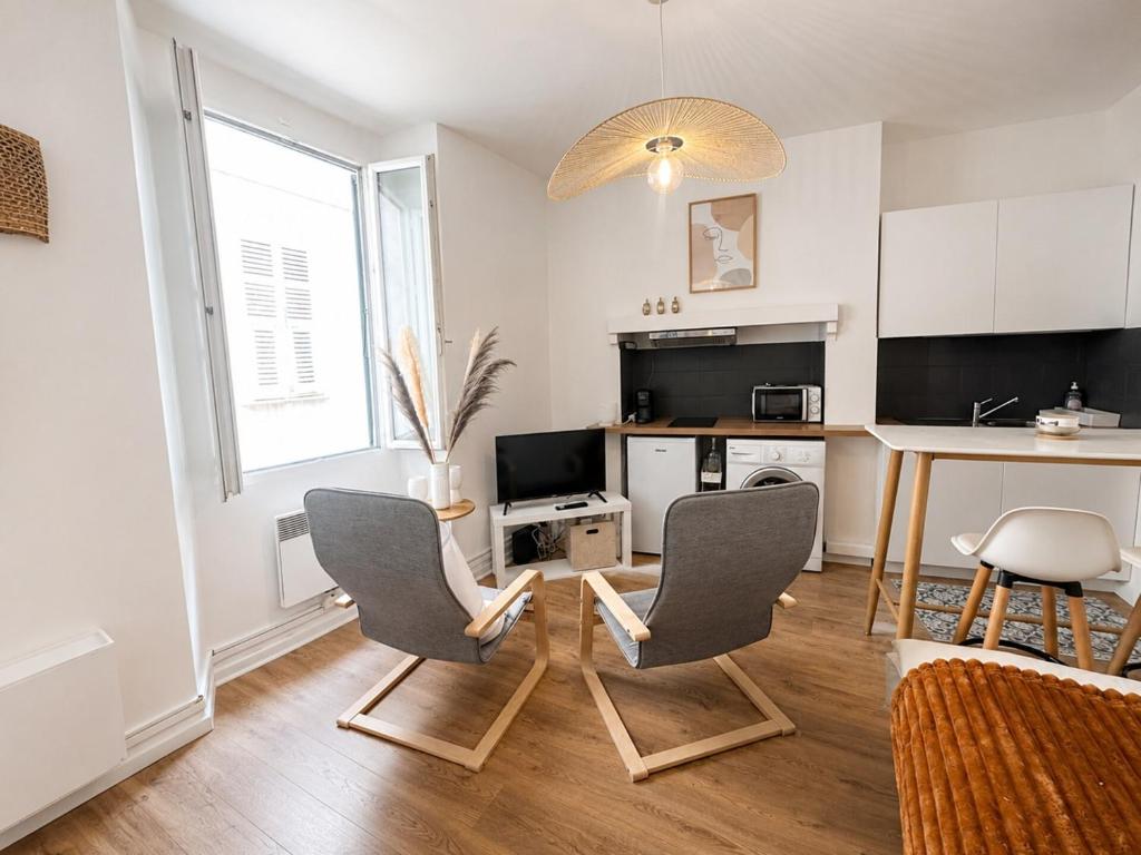 Renovated & Stylish Studio in Old town - 4