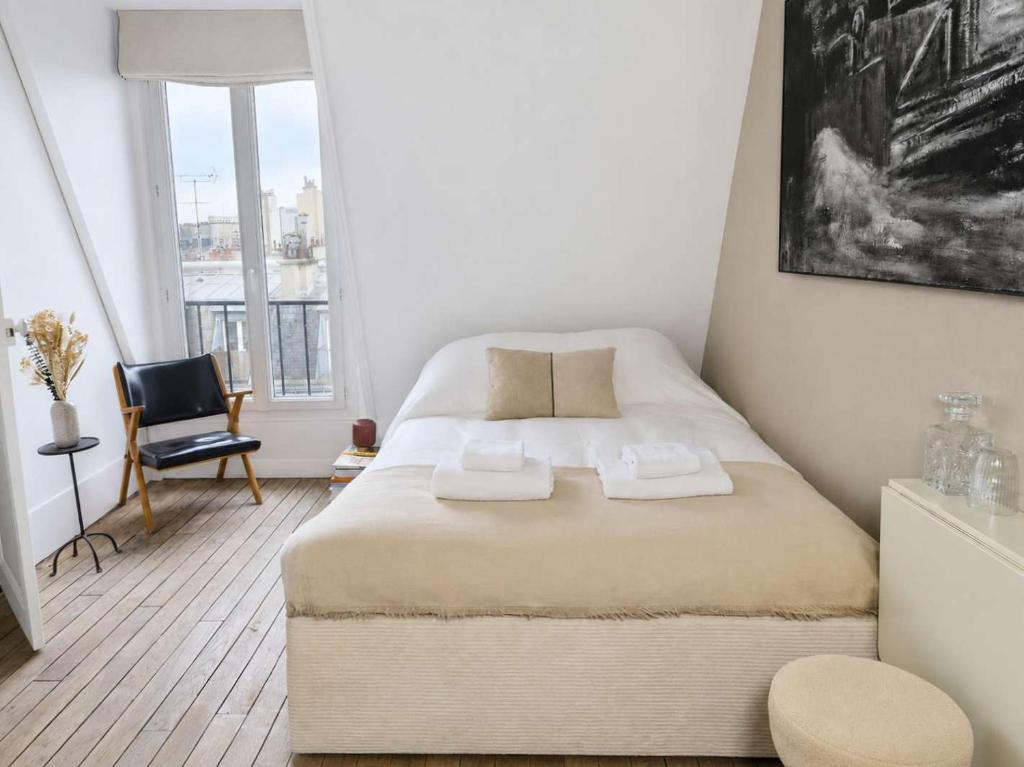 Studio Under the Rooftops - Sacre-Coeur View - 5