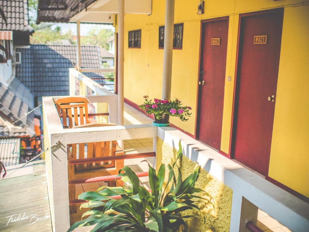 เทรคเกอร์ แคมป์ (Trekker Camp)