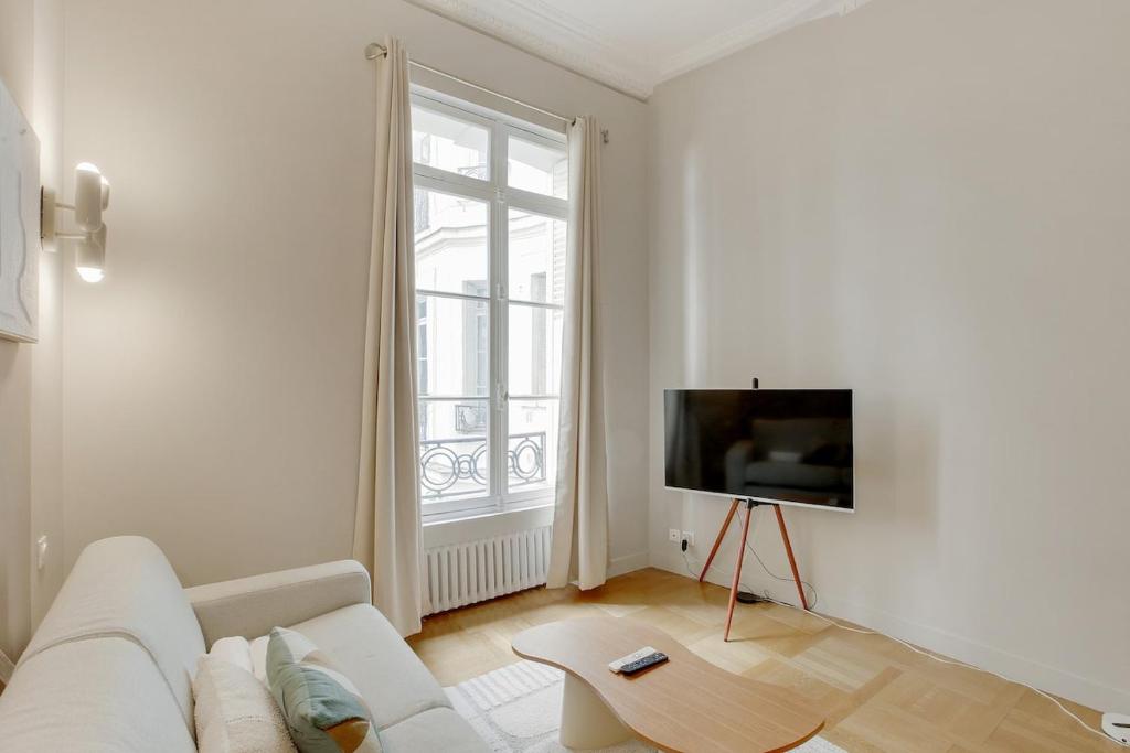 Parisian Elegance & Comfort for 4 people - 3