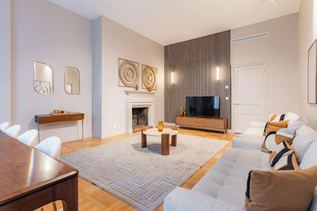 Spacious and elegant 2BR airconditioned Trocadéro - 2