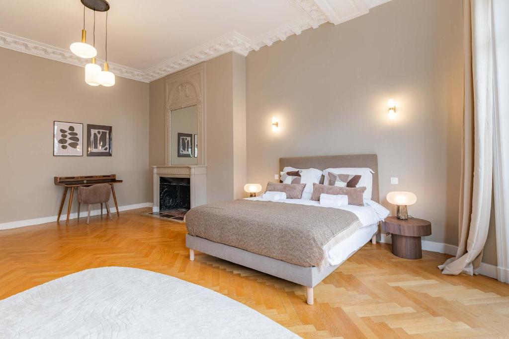 Elegant and Spacious 4-Bedroom Apartment in Paris 16th - 3