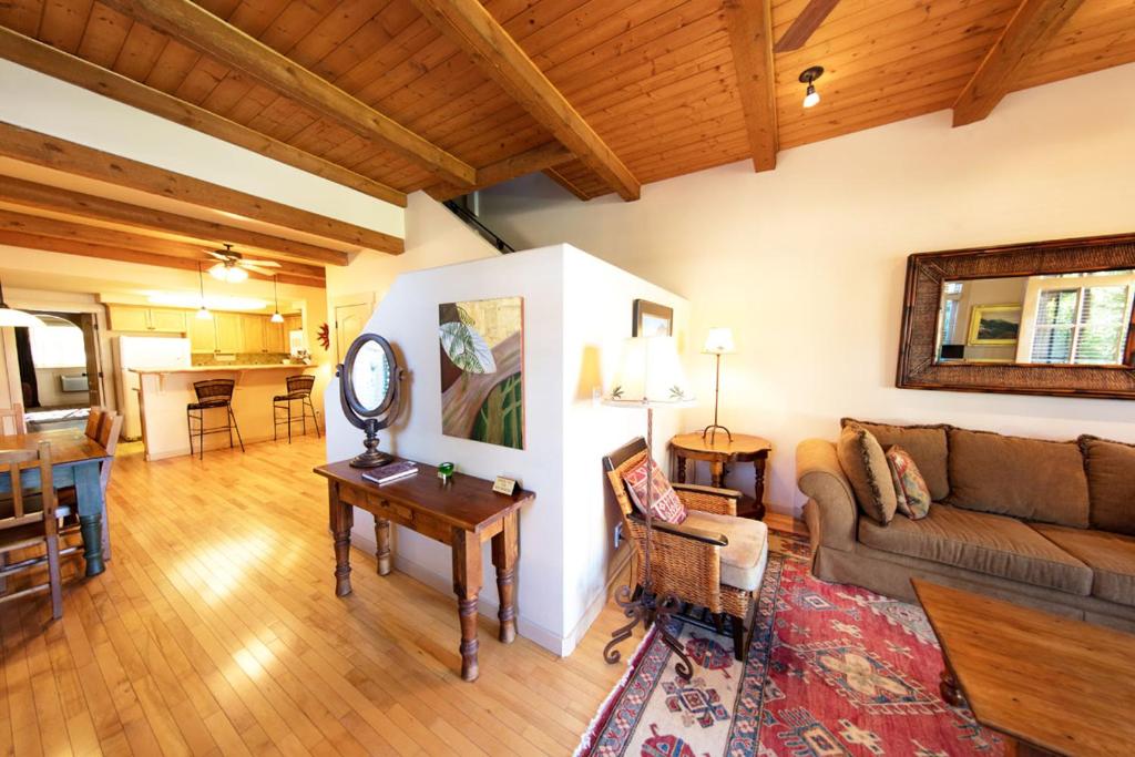 Blue Iguana Inn — Hotel in Ojai (CA)