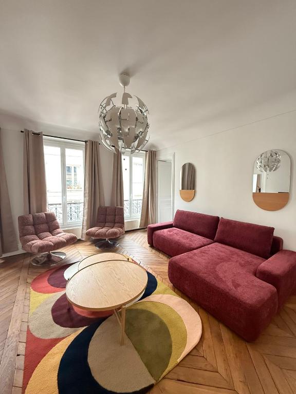 Elegant Apartment in the Heart of Historic Paris - 1