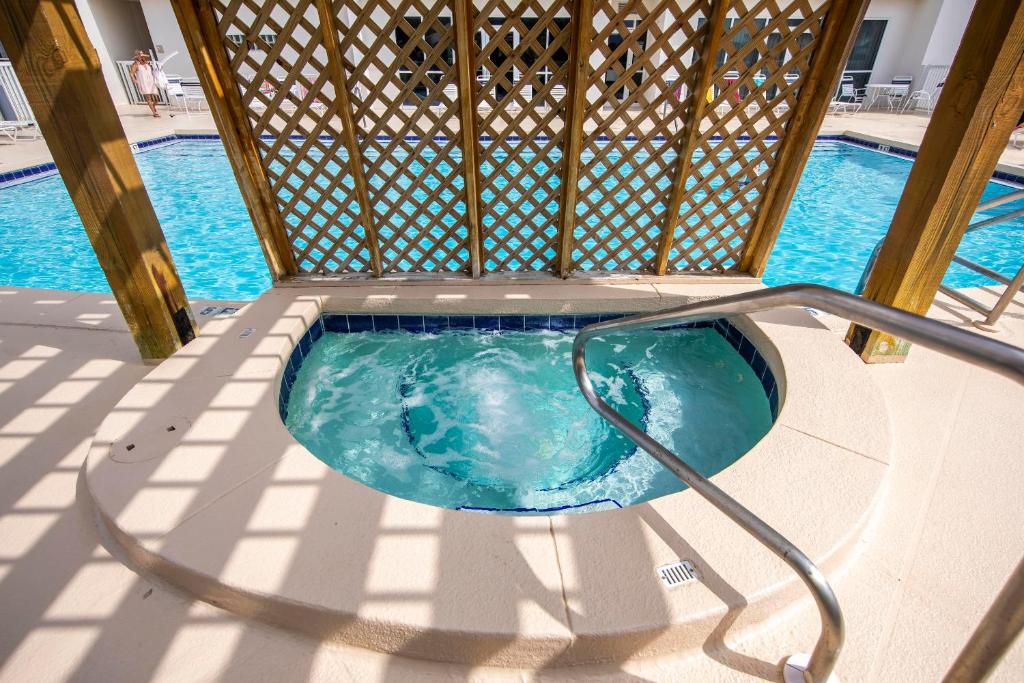Hot tub