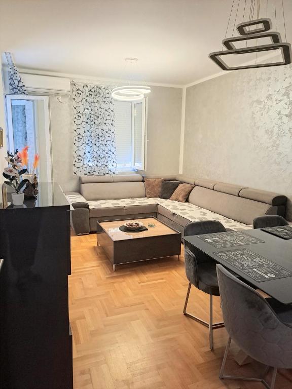 Forest View Modern 2BR Apartman Budva - 2