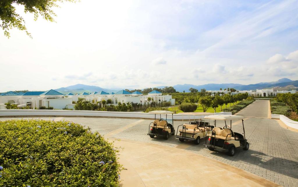 Golf course [on-site]