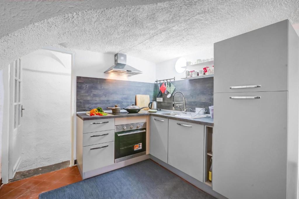 Casa Vacanze Maimone 3 Central Sanremo Old Town - Happy Rentals - 3
