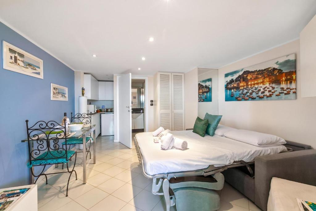 Studio Soleil, Seaview Terrace - Happy Rentals - 3
