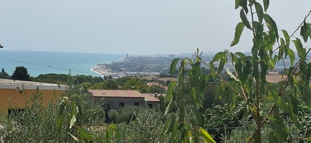 Sirolo with sea view, private garage, center 700 m - 2