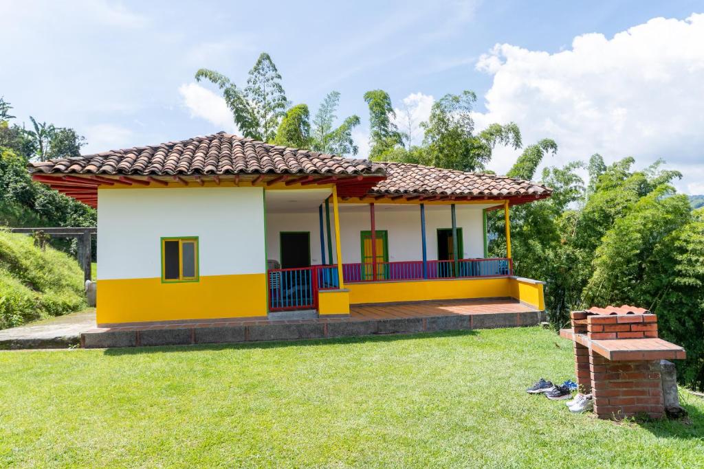 Finca Leonora Coffee - 1
