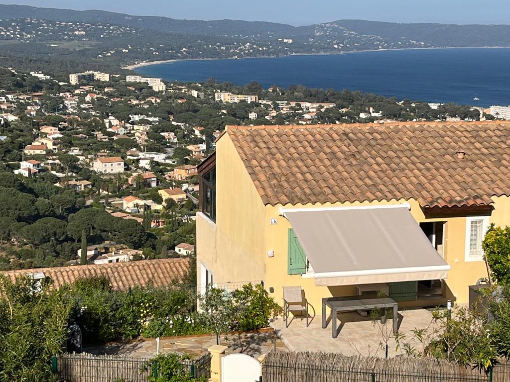 Unptitparadis, piscine, jardin, vue panoramique mer, tout confort, calme - 3