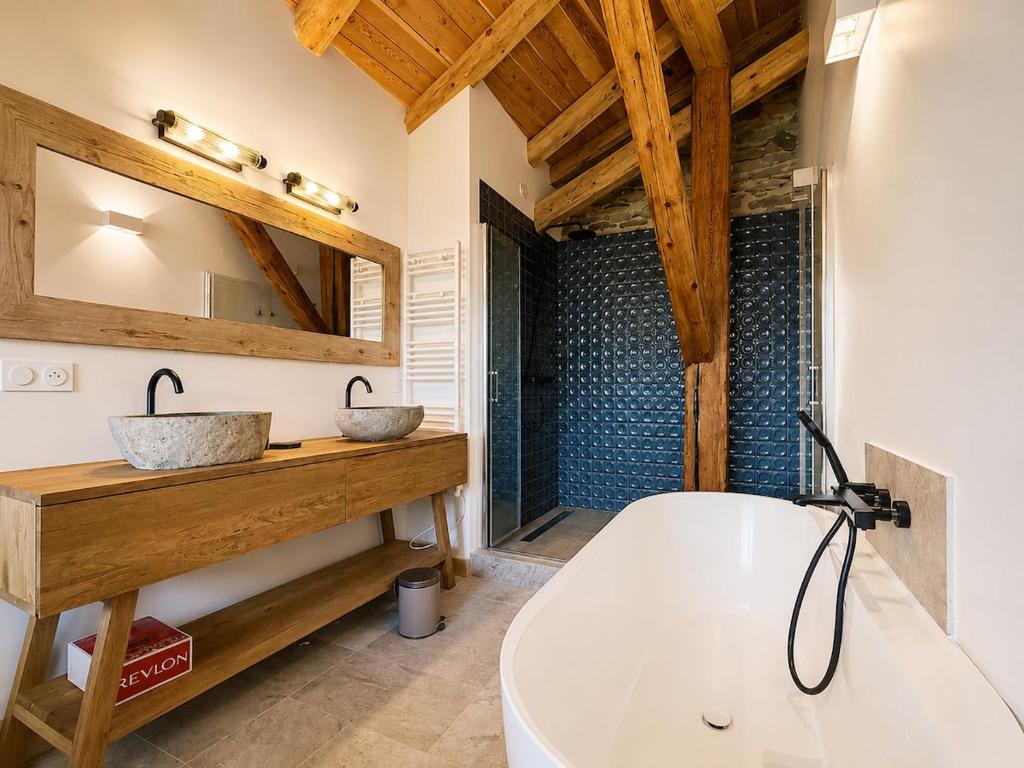 Exceptional View - Former Savoyard Farm - 14 people - 4