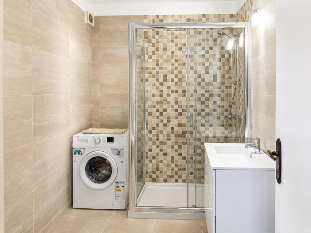 Arona 2-Bed Apt Sleeps 5 with Pool & Parking - 5