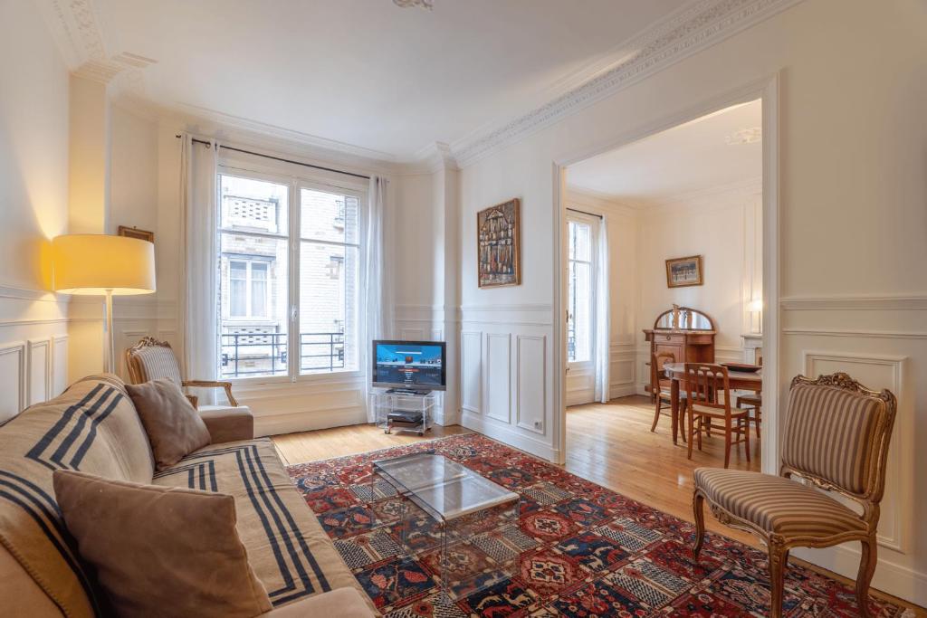 Charming 1BD with Elevator, walk to Arc de Triomphe - 5