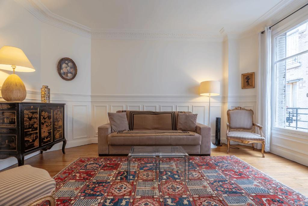 Charming 1BD with Elevator, walk to Arc de Triomphe - 4