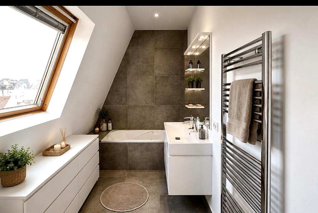 PLAZA GEORGE V - CHAMPS-ELYSEES - 190m2 - 4 Bedrooms - Air Conditioning - 3
