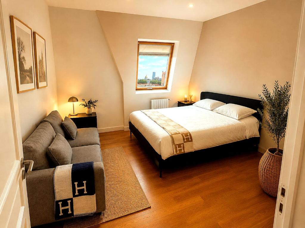 PLAZA GEORGE V - CHAMPS-ELYSEES - 190m2 - 4 Bedrooms - Air Conditioning - 4