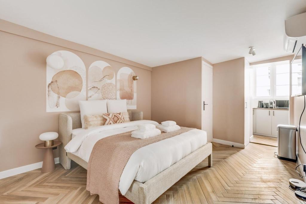 Cozy studio in the heart of historic Le Marais - 4