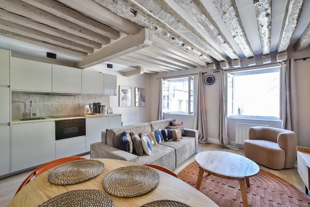 Heart of Marais a Large 1-Bedroom Apartment - 5