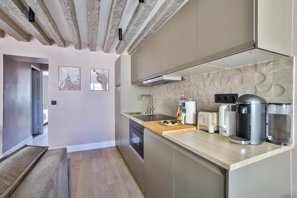 Elegant apartment in the heart of the Marais - 4