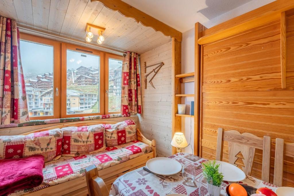 Serene Ski-In Out Mountain Escape - 1