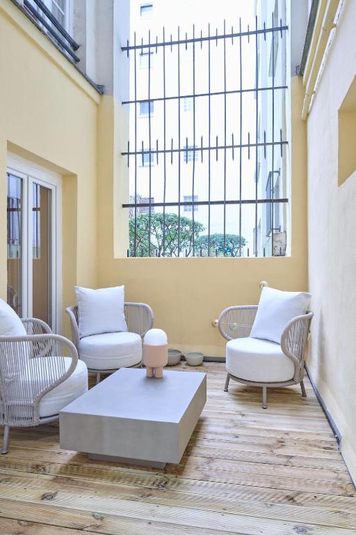 Modern with terrace & 4 spacious bedrooms - 2