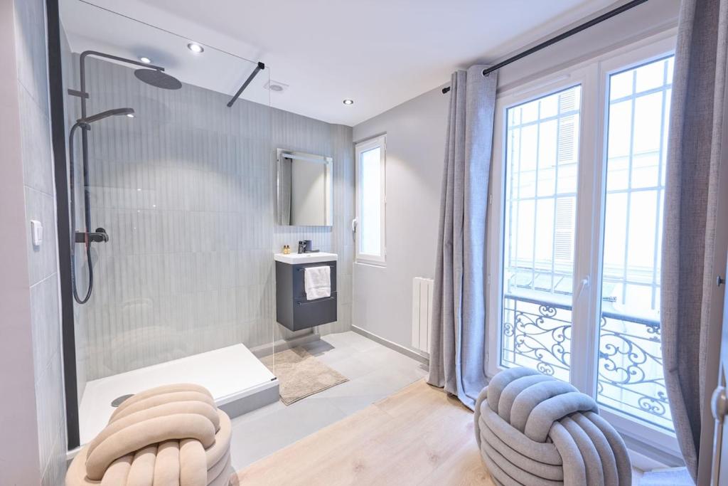 Modern with terrace & 4 spacious bedrooms - 5