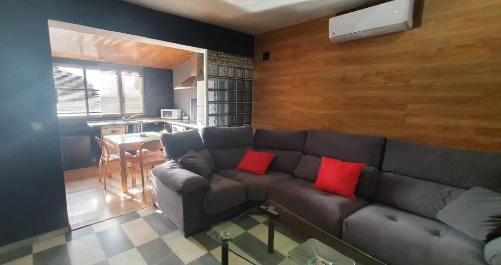 Amplio apart con aire acondicionado seis cincuenta seis ochenta tres siete siete - 5